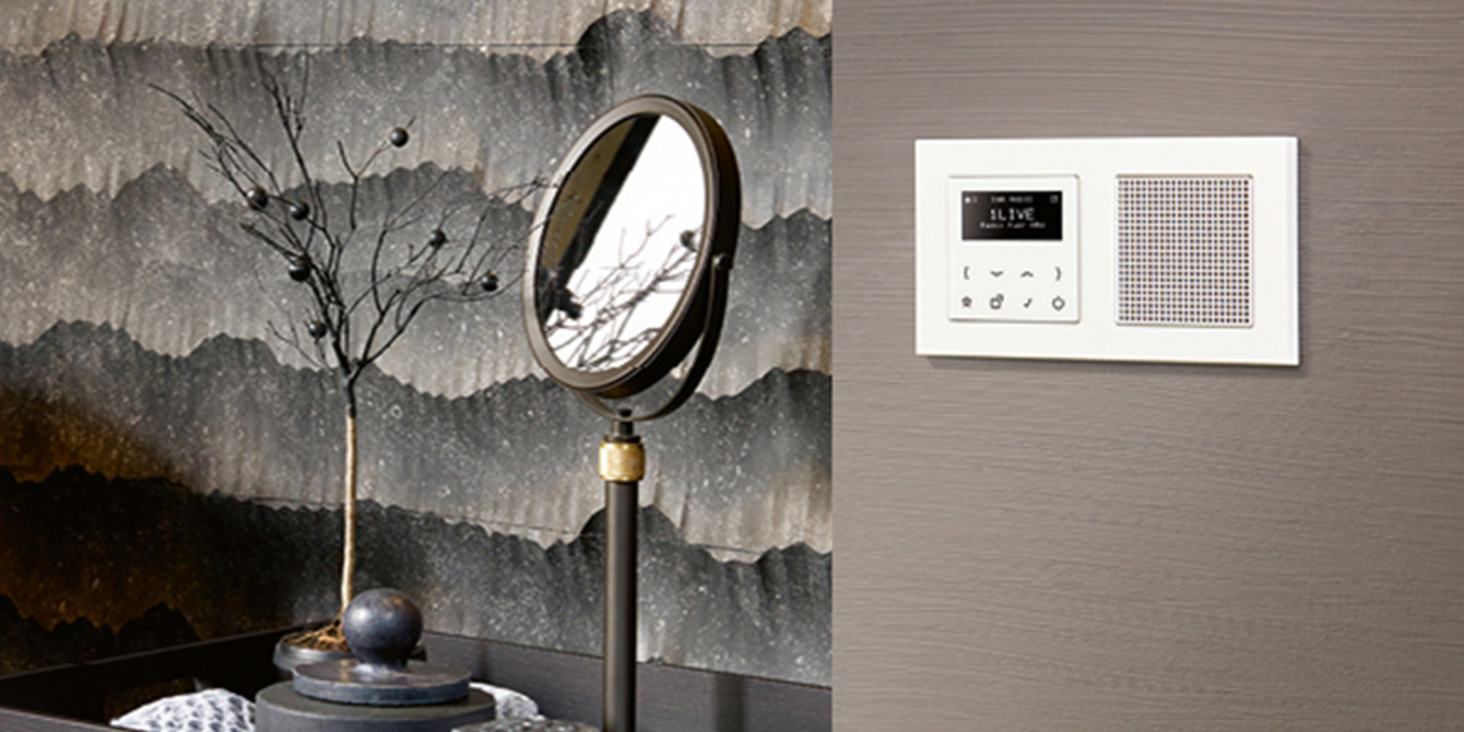 JUNG Smart Radio DAB+ bei Schaak Elektrotechnik GmbH in Hütschenhausen